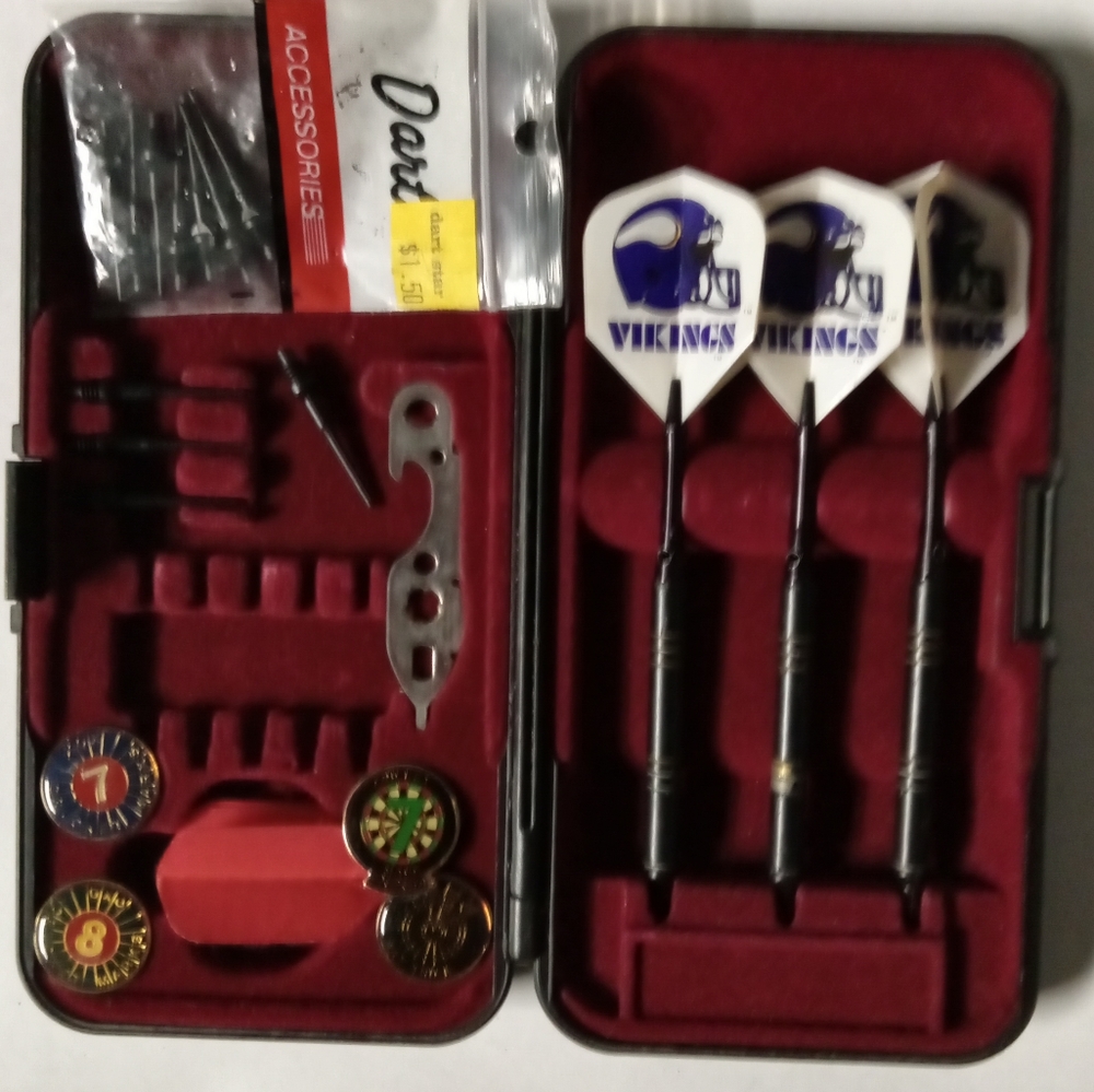 Viking dart set with extra tips and markers - Picture 1 of 7